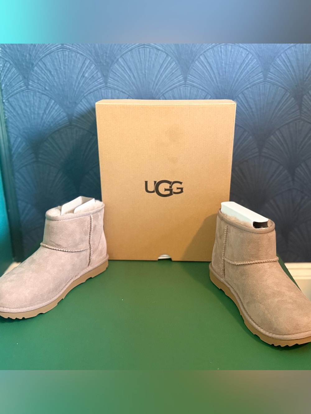 UGG Kids classic mini II Short Suede Boots -Taupe